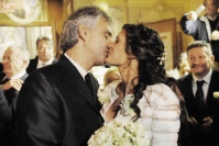 アンドレア・ボチェッリが12年間の交際を経て結婚