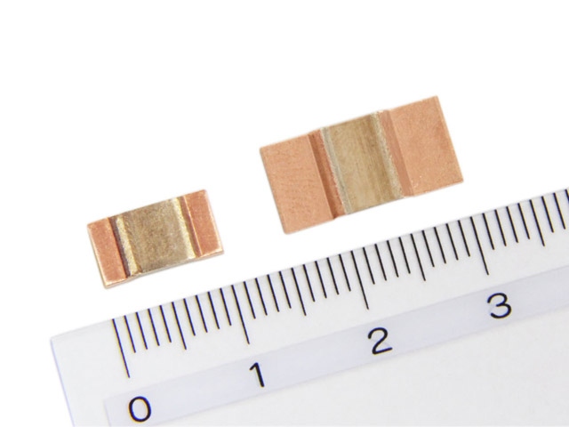 ローム株式会社が新たにラインアップに加えた超低抵抗シャント抵抗器「PSR」シリーズ。車載、産機向けの電流検出に最適な超低抵抗で5W相当の定格電力を実現する。