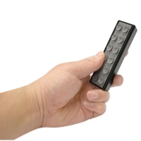 スマートフォンに吸着できるモバイルバッテリー「Energizer Power Stand PS2800」