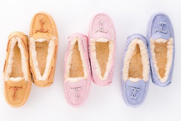 UGGが母の日向けの特別スリッパ発売