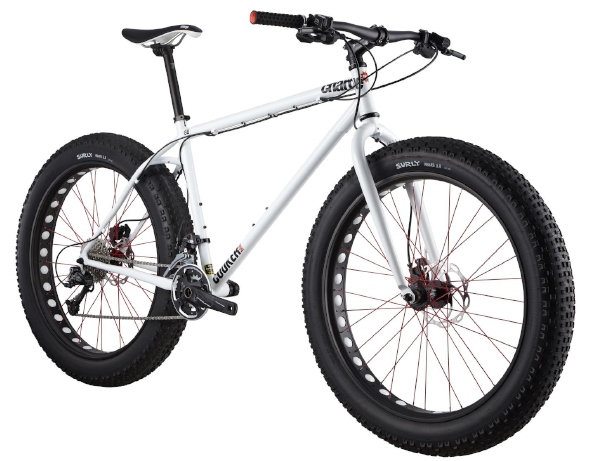 一般のMTBの2倍の幅のタイヤで砂浜と雪道も走れる自転車「Cooker XX1 Maxi」