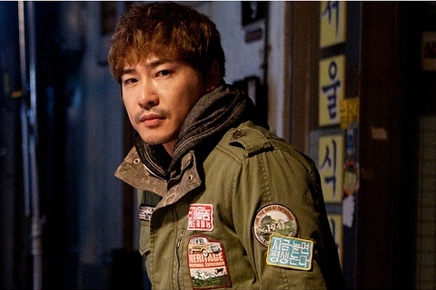 俳優カン・ジファンがドラマ『ビッグマン』で様々なアクショシーンをこなす熱演ぶりを見せ、作品への期待度を高めている。写真=キム・ジョンハクプロダクション、KBSメディア