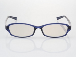 見た目を変えずにブルーライトをカットしたいというユーザーにも使いやすいモデルとなっている。 見た目を変えずにブルーライトをカットしたいというユーザーにも使いやすいモデルとなっている。