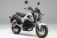 ホンダがカラーバリエーションを変更して15日に発売した125ccスポーツモデル「グロム」