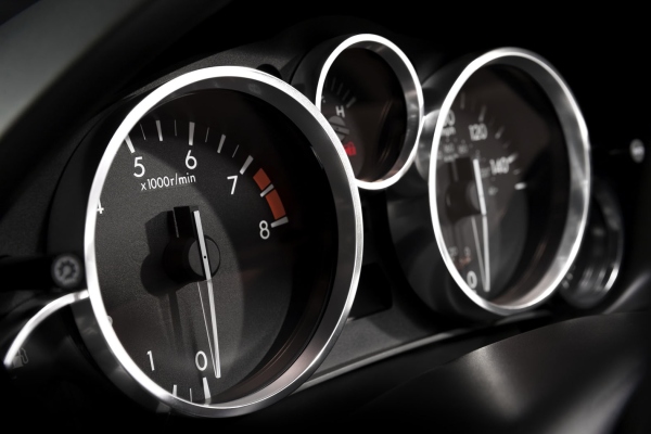 16日、マツダはニューヨーク国際オートショーにおいて、Mazda MX-5（日本名・マツダロードスター）の誕生25周年を記念した特別仕様車「Mazda MX-5 Miata 25th Anniversary Edition」を世界初公開すると発表した。