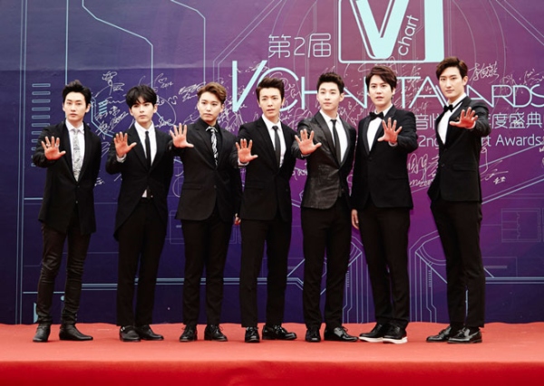 韓国のアイドルグループSUPER JUNIOR、SUPER JUNIOR-M、EXOが、中国の音楽賞である第2回音悦台V-Chart Awardsで受賞の栄誉に輝いた。写真＝SMエンターテインメント