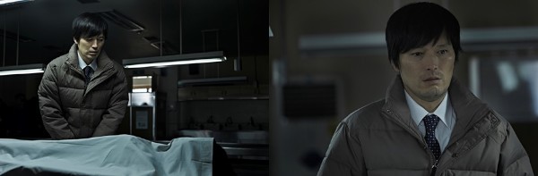 映画『さまよう刃』で冷たい遺体となった娘に初めて向き合った父サンヒョンの様子
（写真提供：CJエンターテイメント）