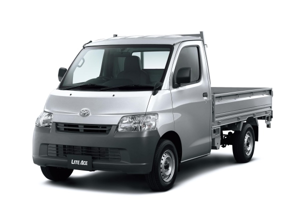 トヨタ自動車は「タウンエース」と「ライトエース」を一部改良し、6月2日に発売する。写真は、
ライトエース トラック DX (2WD) (シルバーマイカメタリック)