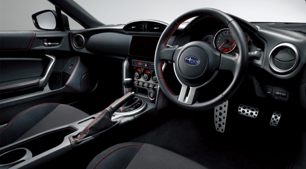 富士重工業は一部改良して6月27日から発売する「SUBARU BRZ」