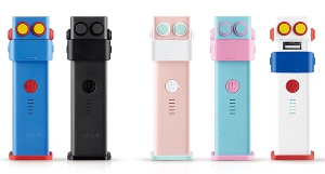 人型ロボットを象ったユニークなデザインのポータブルチャージャー「OZAKI O!tool Battery 2600mAh」