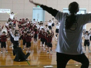 日本ストリートダンススタジオ協会が提唱する踊育プロジェクトは、ダイドーやカンコーなど多くの企業の賛同を得て、大きな広がりをみせている。 日本ストリートダンススタジオ協会が提唱する踊育プロジェクトは、ダイドーやカンコーなど多くの企業の賛同を得て、大きな広がりをみせている。