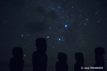 夜のモアイ/イースター島