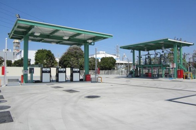 災害発生時の緊急物資搬送用として燃料400キロリットルを常時備蓄する「杉戸燃料備蓄基地」の外観 