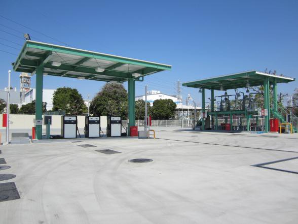 災害発生時の緊急物資搬送用として燃料400キロリットルを常時備蓄する「杉戸燃料備蓄基地」の外観 