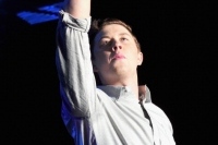 アメリカン・アイドル王者がいた部屋に武装強盗が押し入る