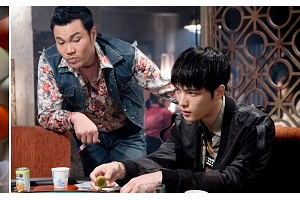 “トライアングル兄弟”のキム・ジェジュン（JYJ）とイム・シワン（ZE:A）が、カジノテーブルで運命的出会いを果たす。写真＝テウォンエンターテインメント