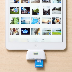 iPadでSDカードの画像を直接読み込める「iPadカードリーダー400-ADRIP07シリーズ」