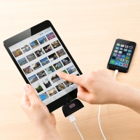 iPadでSDカードの画像を直接読み込める「iPadカードリーダー400-ADRIP07シリーズ」