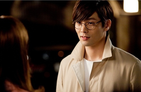 KBS 2TV月火ドラマ『ビッグマン』では、心臓移植手術を受けるため韓国を離れていたヒョンソングループの長男カン・ドンソク（チェ・ダニエル）が帰還を予告した。写真=キム・ジョンハクプロダクション、KBSメディア