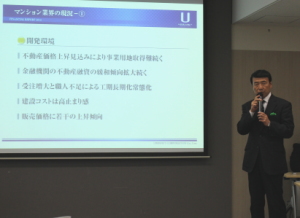 アドアーズ＜４７１２＞（ＪＱＳ）は１２日、１４年３月期連結業績予想の上方修正を発表した。