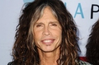 ナイジェリア女学生拉致事件を受け、ロック界の大物たちが結集