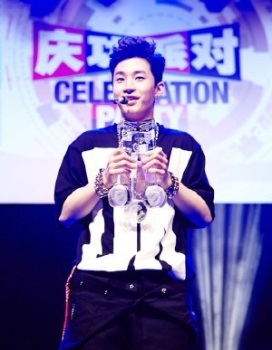 SUPER JUNIORとヘンリーが、「シンガポールエンターテイメントアワード2014」で合計5冠王を達成、アジアでの高い人気を改めて証明した。写真=SMエンターテインメント SUPER JUNIORとヘンリーが、「シンガポールエンターテイメントアワード2014」で合計5冠王を達成、アジアでの高い人気を改めて証明した。写真=SMエンターテインメント