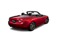 ニューヨーク国際自動車ショーで公開した「Mazda MX-5 Miata 25th Anniversary Edition」の、国内仕様となる特別仕様車「ロードスター25周年記念車」