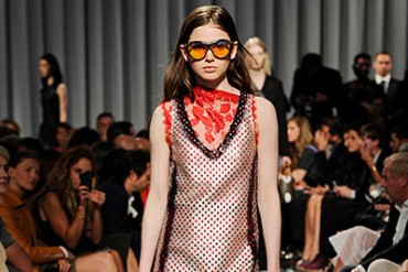 ルイ・ヴィトンがクルーズ・コレクションを発表 ‐ 初のランウェイショーはモナコで開催