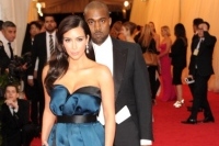 カニエ・ウェストとカーダシアンがパリに。挙式の噂が錯綜!?