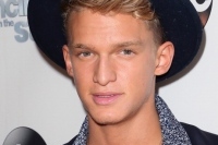 コーディー・シンプソンが高校卒業式で語った“世界で最もセクシーなもの”