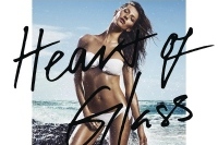 H＆Mの超絶水着美女ジゼルは広告だけでなくCM曲も歌ってます