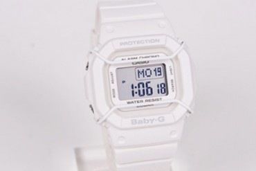 BABY-G×セレクトショップ・キャンディ、コラボでオールホワイトの時計
