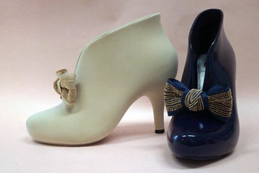 表参道ヒルズにレイングッズが登場 - ジェイソン ウー×メリッサのコラボシューズなど