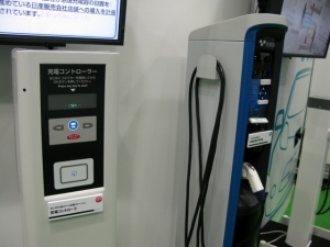 日本の充電方式「CHAdeMO」規格の急速充電設備の一例 日本の充電方式「CHAdeMO」規格の急速充電設備の一例