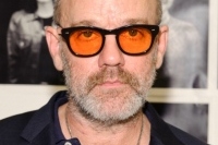 R.E.M.のマイケル・スタイプ、解散後初の曲はまさかのインストに