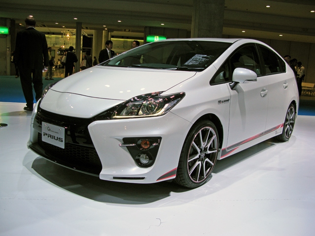 1997年にプリウスがデビューして17年。2000年初頭に比べて近年は年間販売台数が5倍に達している。