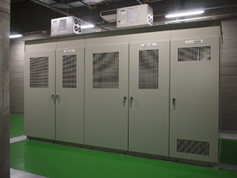 川崎重工が東京モノレール向けに納入した、停電時の非常走行を目的とした鉄道システム用地上蓄電設備(BPS) 川崎重工が東京モノレール向けに納入した、停電時の非常走行を目的とした鉄道システム用地上蓄電設備(BPS)