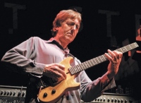 アラン・ホールズワースの引退公演が開催決定