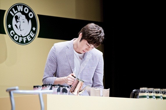 俳優チョン･イルが７日と８日に日本でファンミーティングを開催し、大盛況のうちに終了した。写真＝Star K Entertainment