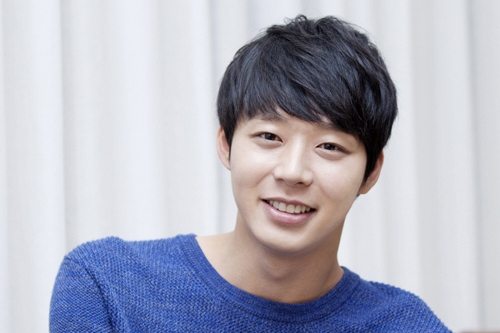 JYJのメンバーで俳優のパク・ユチョン（28）のプライベート関連写真を流布すると脅迫した女に実刑が言い渡された。