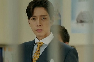 エリート医師パク・ヘジンが二次対決のため正攻法を選んだ。写真＝アウラメディア