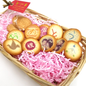 機能性インクの開発を手がけるSO-KEN（大阪府・箕面市）は、“食べられるインク”を食品に直接印刷できるダイレクトフードプリンタ「TP-101E」を開発した。