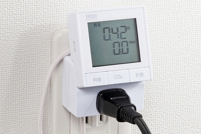 サンワサプライが30日発売したワットモニター「TAP-TST11」