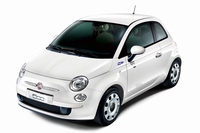 フィアット クライスラー ジャパンが限定200台を発売する「FIAT 500 1.2 Super Pop Birthday Edition（フィアット チンクエチェント 1.2 スーパーポップ バースデイ エディション）」