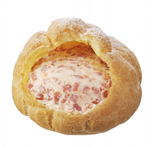 銀座コージーコーナーがカゴメとコラボレーションした新作スイーツ「トマトとチーズのシュークリーム」