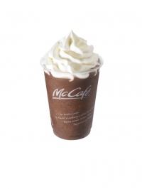 日本マクドナルドは、本格カフェコーヒーを提供する「McCafe by Barista」で、夏の人気メニュー「チョコフラッペ」と「ストロベリースムージー」を11日から期間限定で販売する。 日本マクドナルドは、本格カフェコーヒーを提供する「McCafe by Barista」で、夏の人気メニュー「チョコフラッペ」と「ストロベリースムージー」を11日から期間限定で販売する。