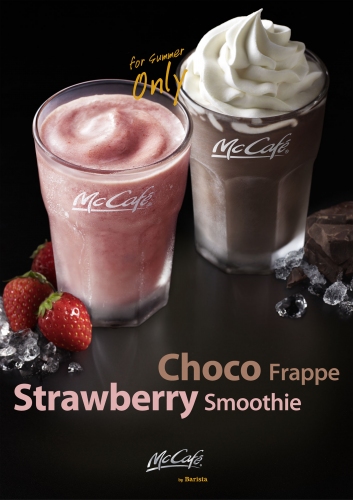 日本マクドナルドは、本格カフェコーヒーを提供する「McCafe by Barista」で、夏の人気メニュー「チョコフラッペ」と「ストロベリースムージー」を11日から期間限定で販売する。