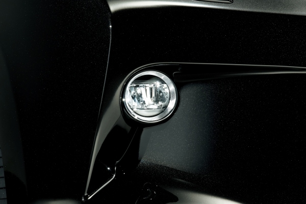 トヨタ自動車はレクサスの「RX450h」「RX350」「RX270」に特別仕様車「Radiant Aero Style」を設定し、8月4日に発売する。