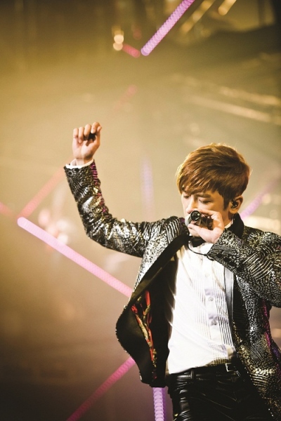 昨年、神話のイ・ミヌがソロアーティスト「M」として開催したクリスマスコンサートが、DVDとなってリリースされる。写真=LIVEWORKS COMPANY