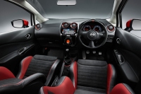 日産自動車は今秋発売予定の「ノート NISMO」を初公開した。